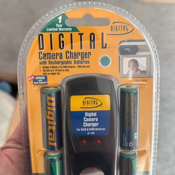 Camera Charger with Rechargeable Batteries - Black - Picture 4 of 4